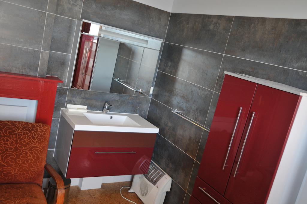 Gite Stone Lodge Bourcy Room photo